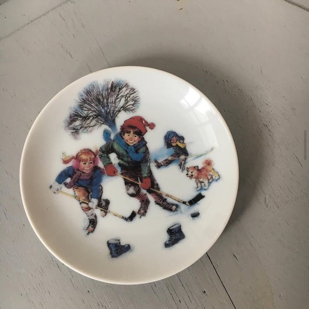 1986 A V O N Mini plate- Breaking the I C E